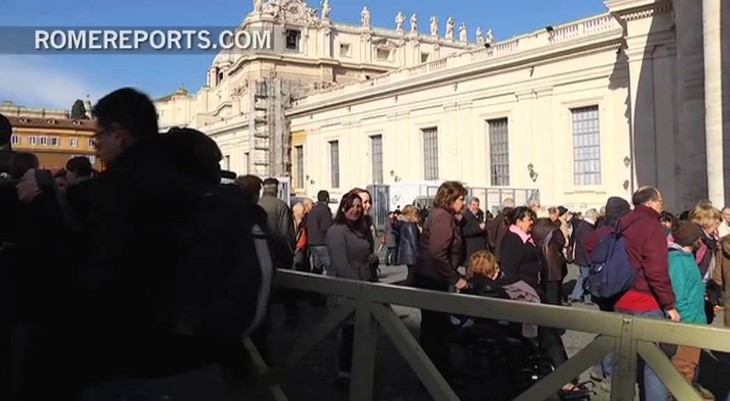 Strong emotions during Pope's first public appearance since announcing resignation