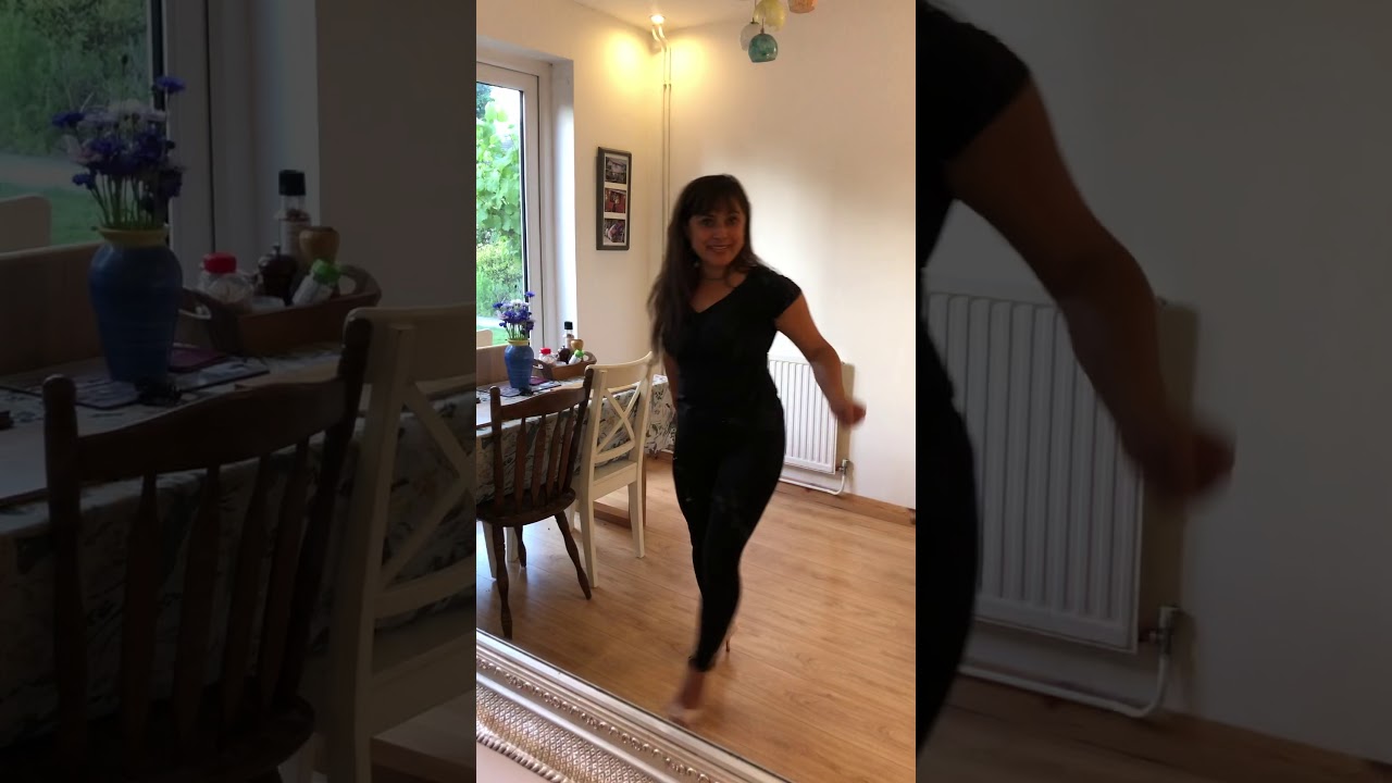Salsa pivot turn and crazy legs