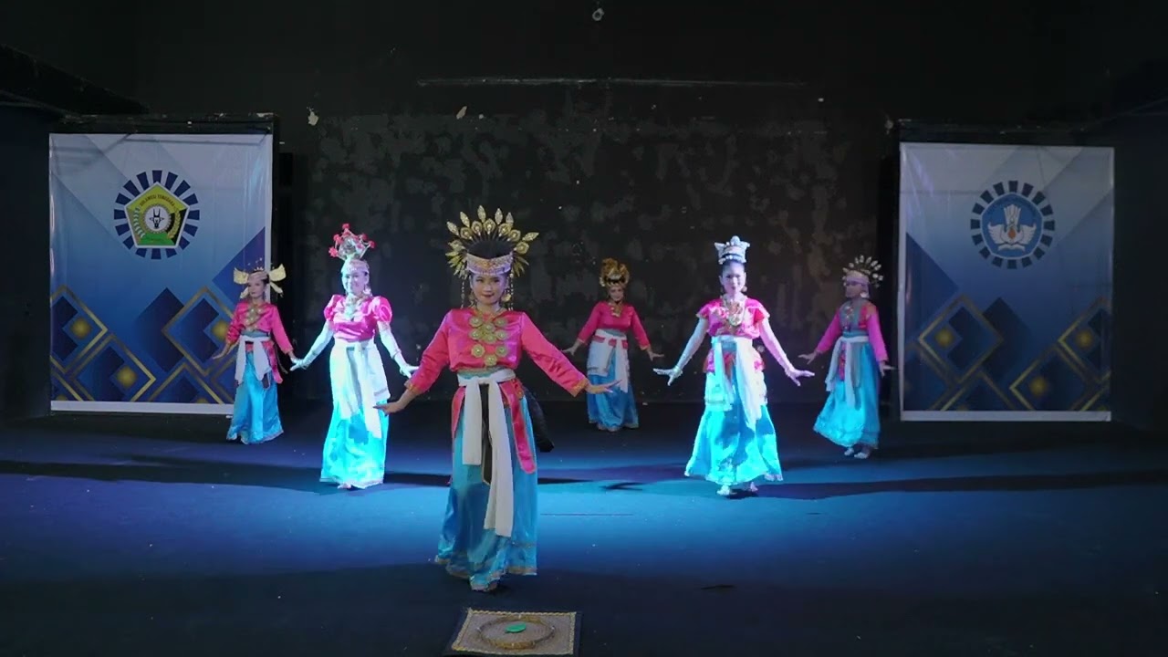 JUARA FAVORIT 2_Tari tradisi penyambutan 4 etnis Sulawesi tenggara _ SMAN 1 Kendari