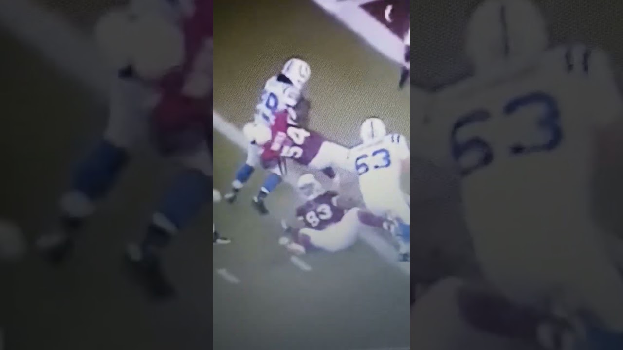 #18 throws a 4 yard TD pass to RB Joseph Addai vs Arizons Cardinals Week 3 2009 