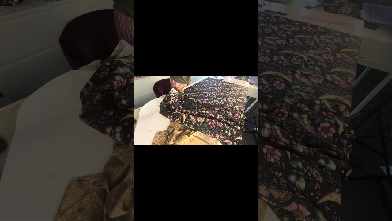 Creating patterns and cutting the perfect piece #bagmakingtutorial #sewing #casualbag