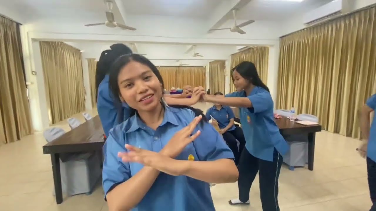 Vlog เตรียมของทำบุญโรงเรียน ถือโตก,ล้างจาน,เล่นกับเพื่อน | Karita Peony 