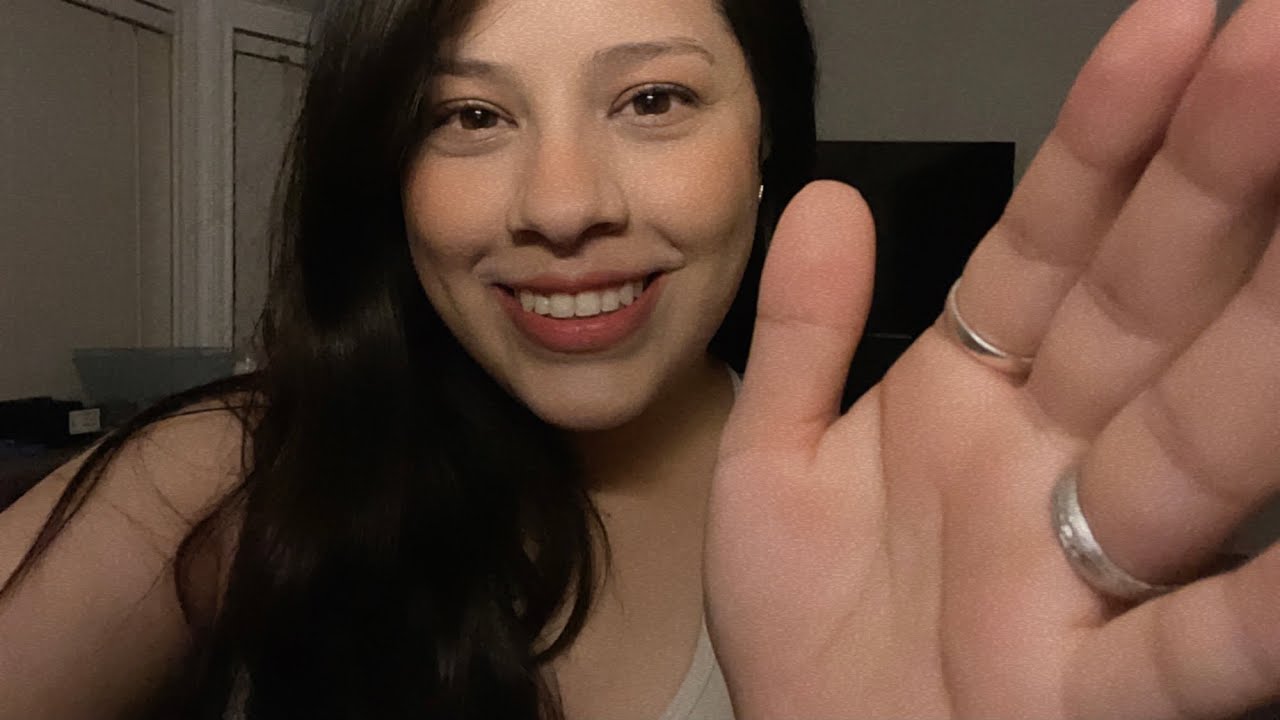 ASMR hand movements and face touching ✋🏻🤚🏻 (lotion sounds too)✨