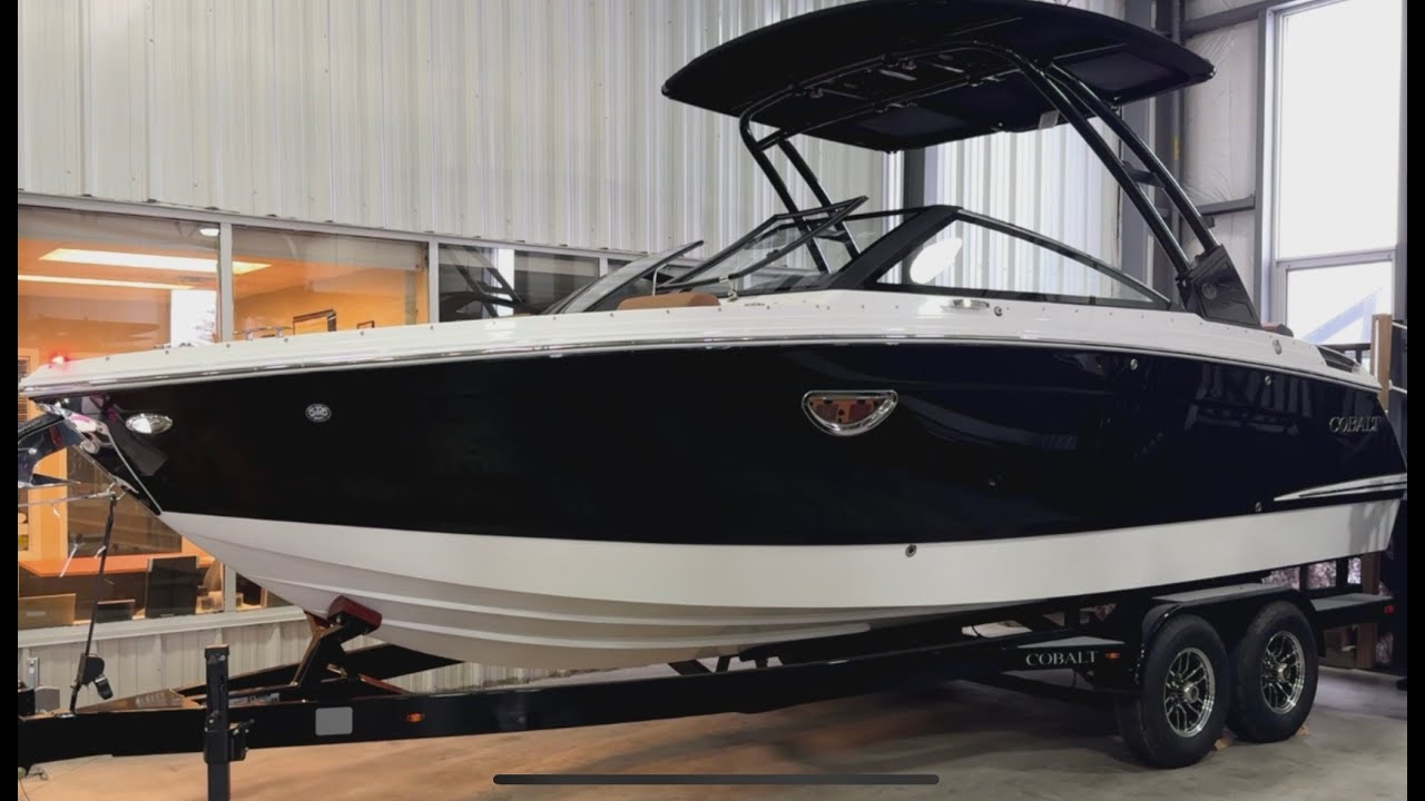 Cobalt R6 -Showroom Boat Tour