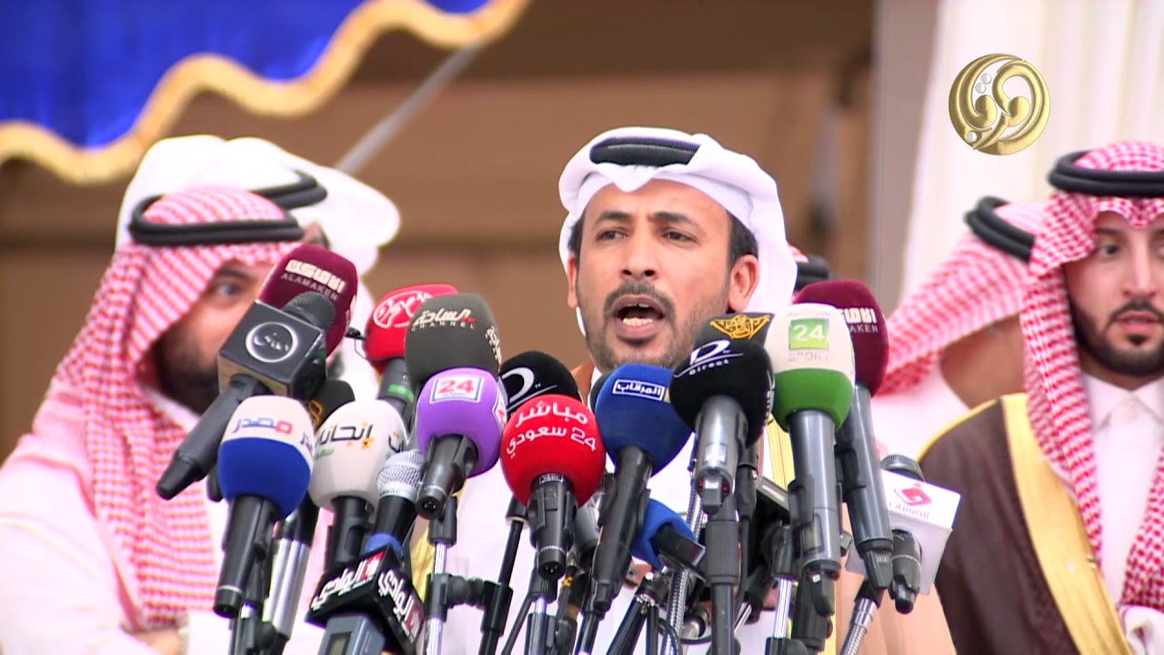 مشاركة الشاعر محمد بن فطيس في حفل قبائل يام بوادي العجمان