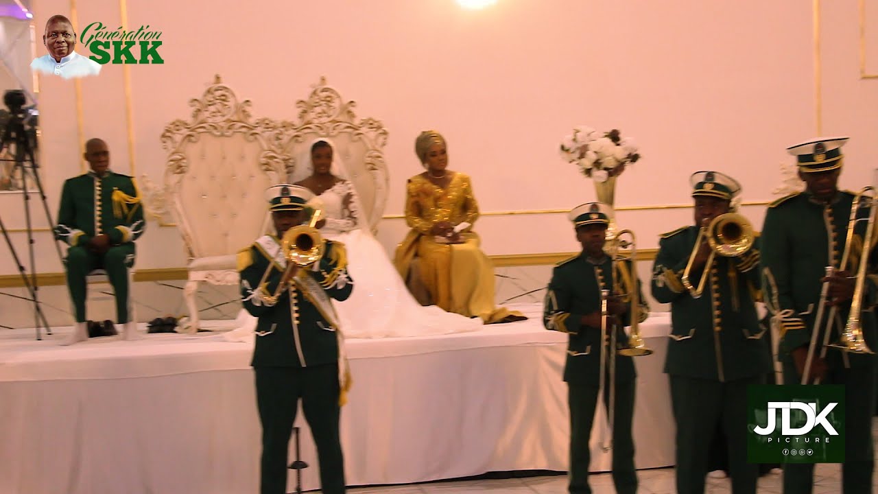 EXTRAIT DU MARIAGE DES MAMAN MARYSE MAMPUYA MUILU ET PAPA GE NZAKI