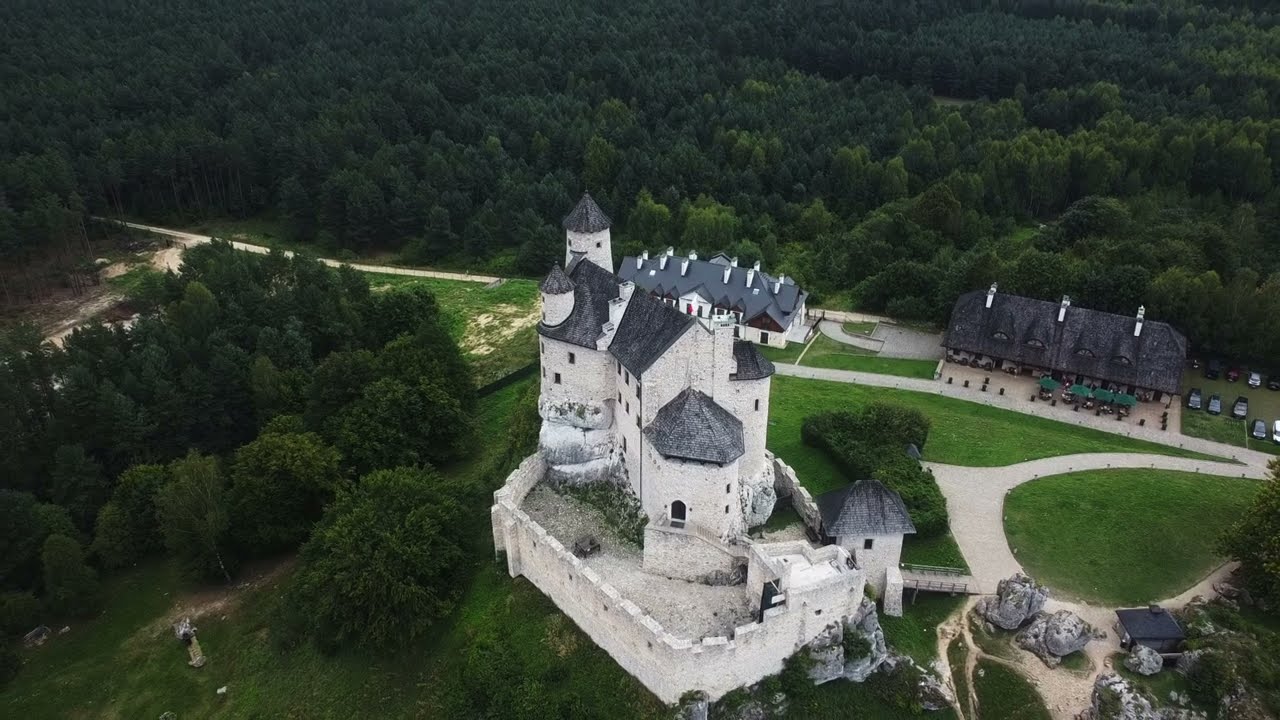 ZAMEK BOBOLICE