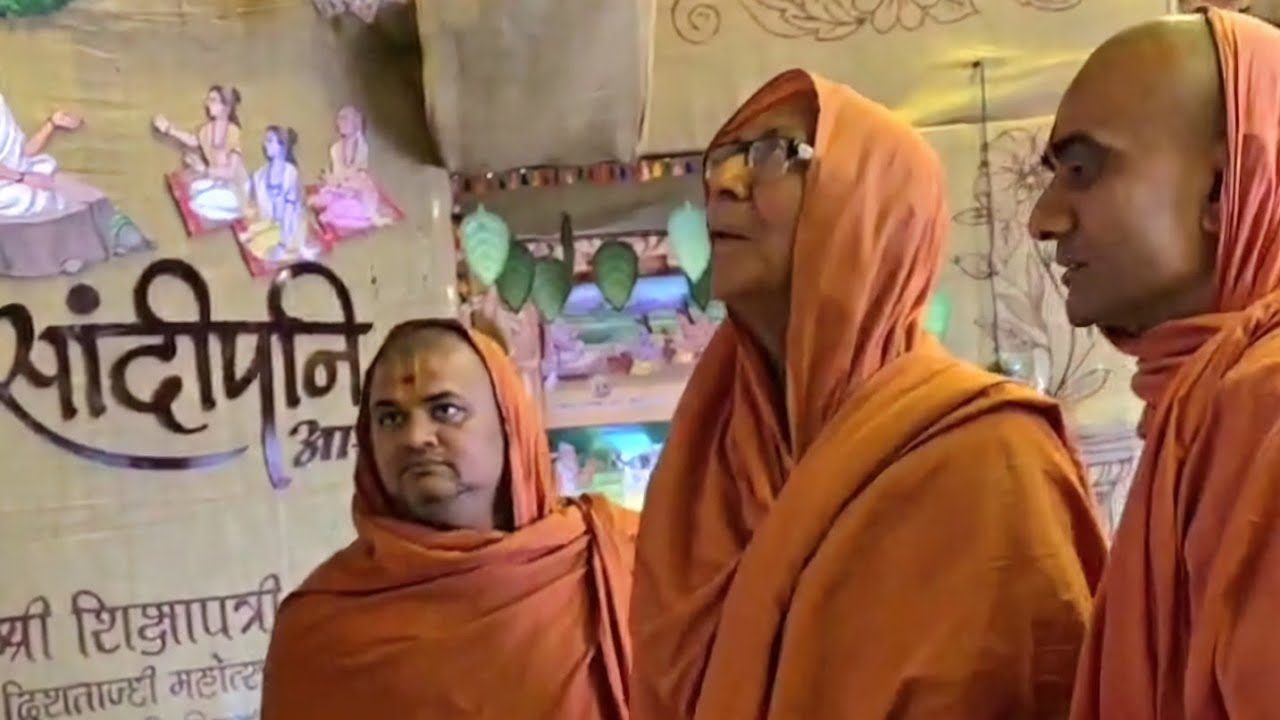 કૃષ્ણસ્વરૂપ સ્વામી 64 પ્રકારની કળાના અદ્ભુત દર્શન | Ghanshyam Bhuj Mandir Swaminarayan Kirtan Santo