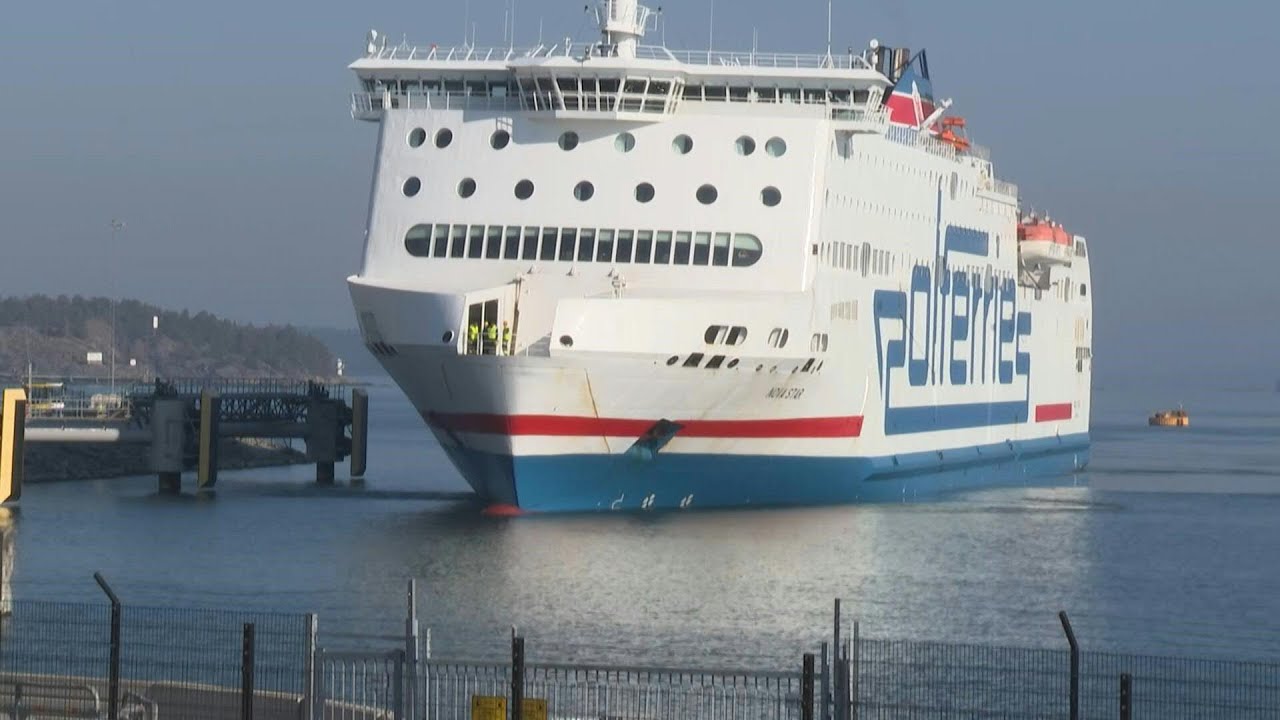 Ukrainian refugees arrive in Sweden on ferry from Poland | AFP