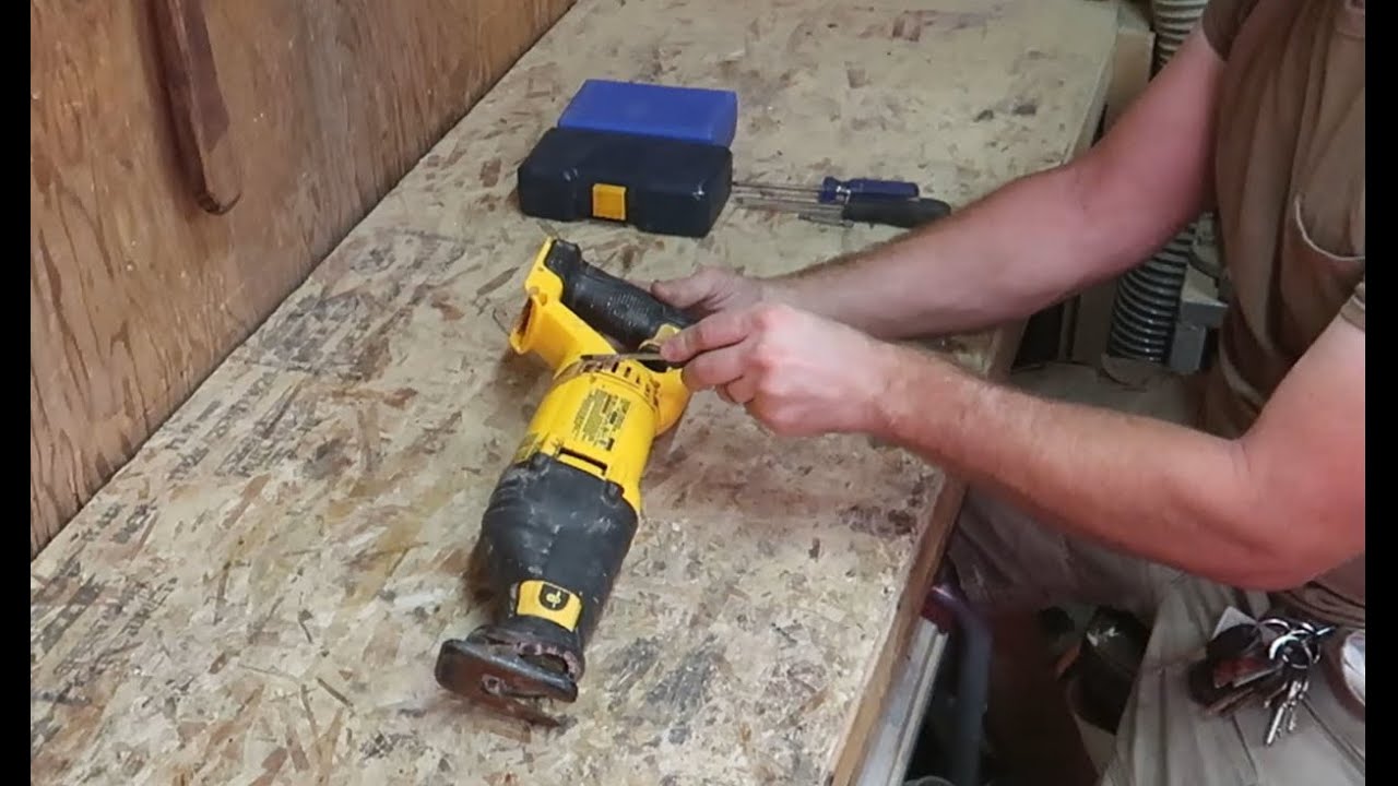 Как тщательно очистить, отремонтировать и обслужить сабельную пилу DeWALT 20V