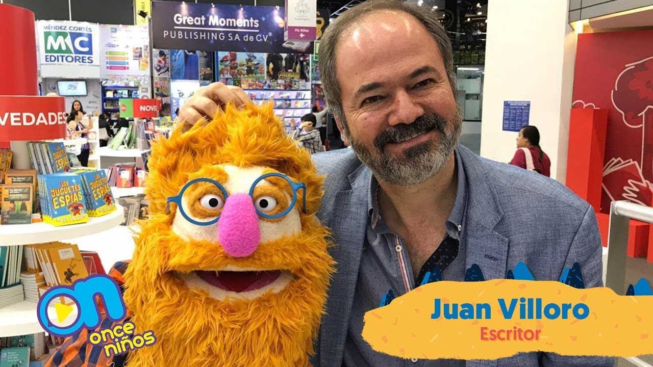 Memo platica con Juan Villoro en la FIL Guadalajara 2018