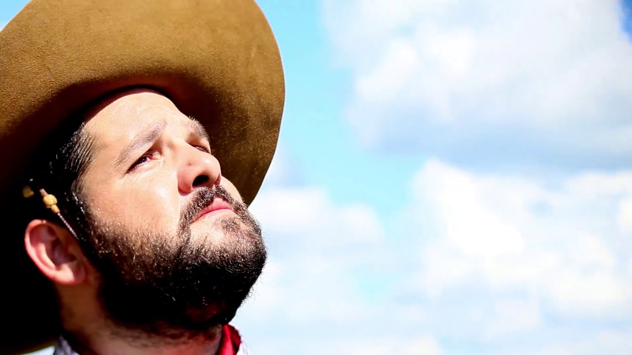 FERNANDO SACCOL - NUM DIA DE MORMA&Ccedil;O