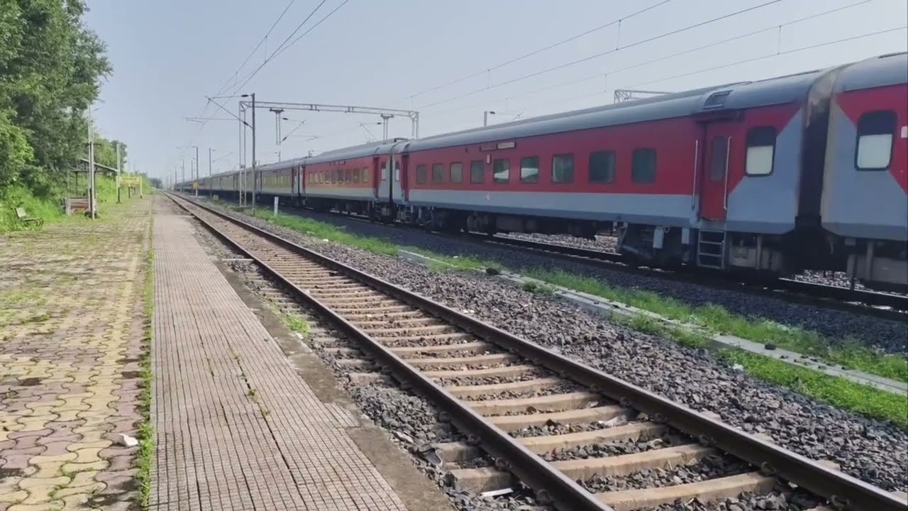 HIGH SPEED TRAIN CROSSING WITH HONKS - PART 2