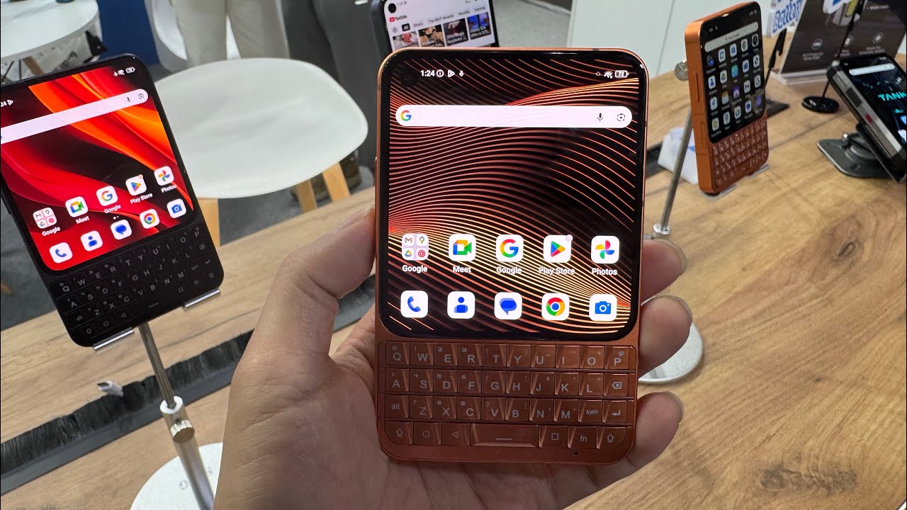 Unihertz Titan2Elite Hands On & Camera Test At MWC2026