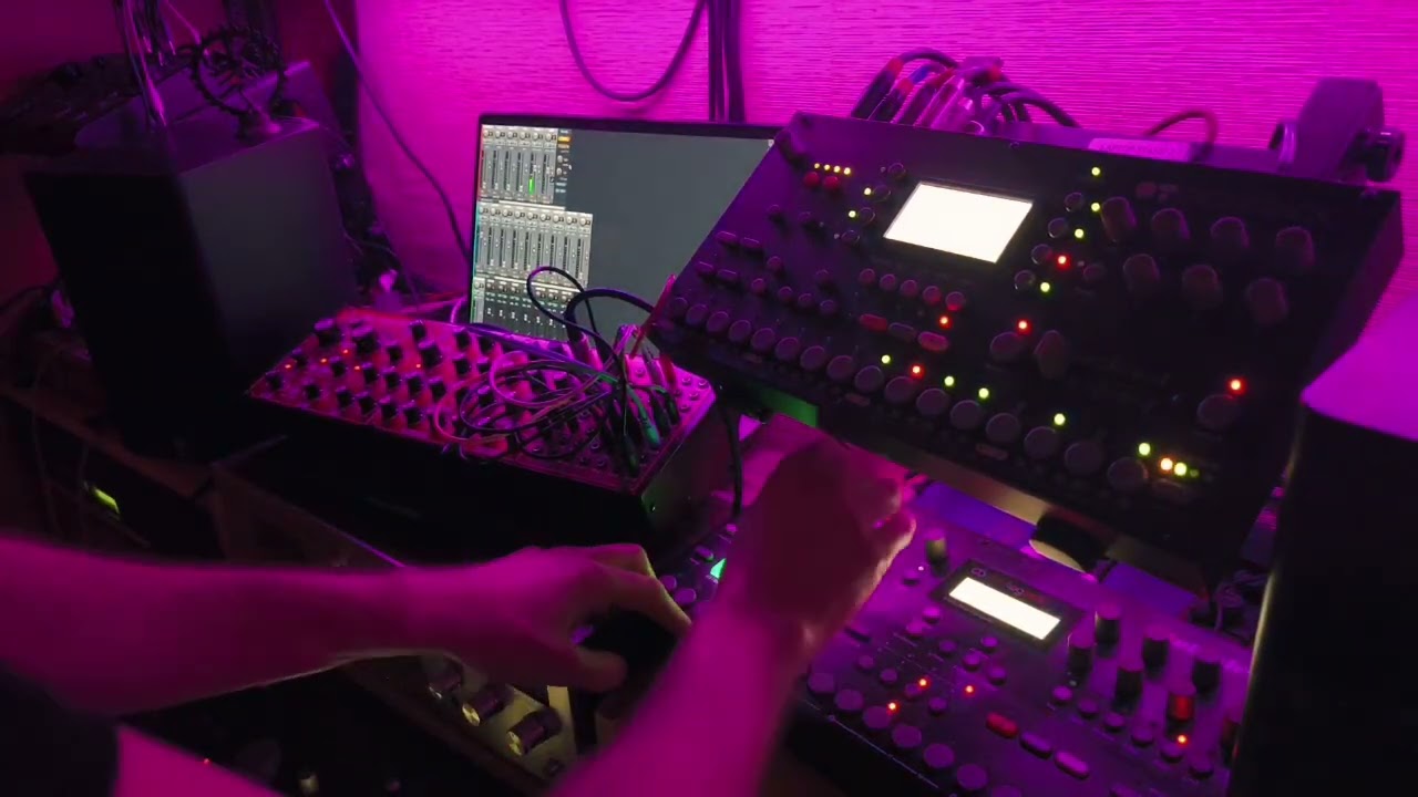 Night jam. Improvisation with a touch of IDM and a bit of glitch. #octatrack #analogrytm  #synthjam 
