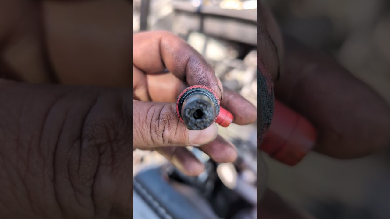 TOYOTA SIENNA 2001 PCV VALVE LOCATION.