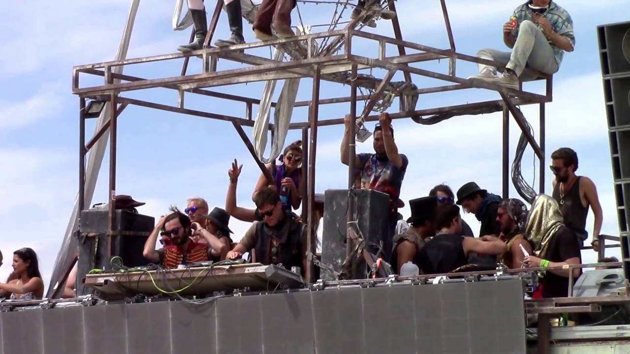 Gorje Hewek - Izhevski - Robot Heart - Burning Man 2016