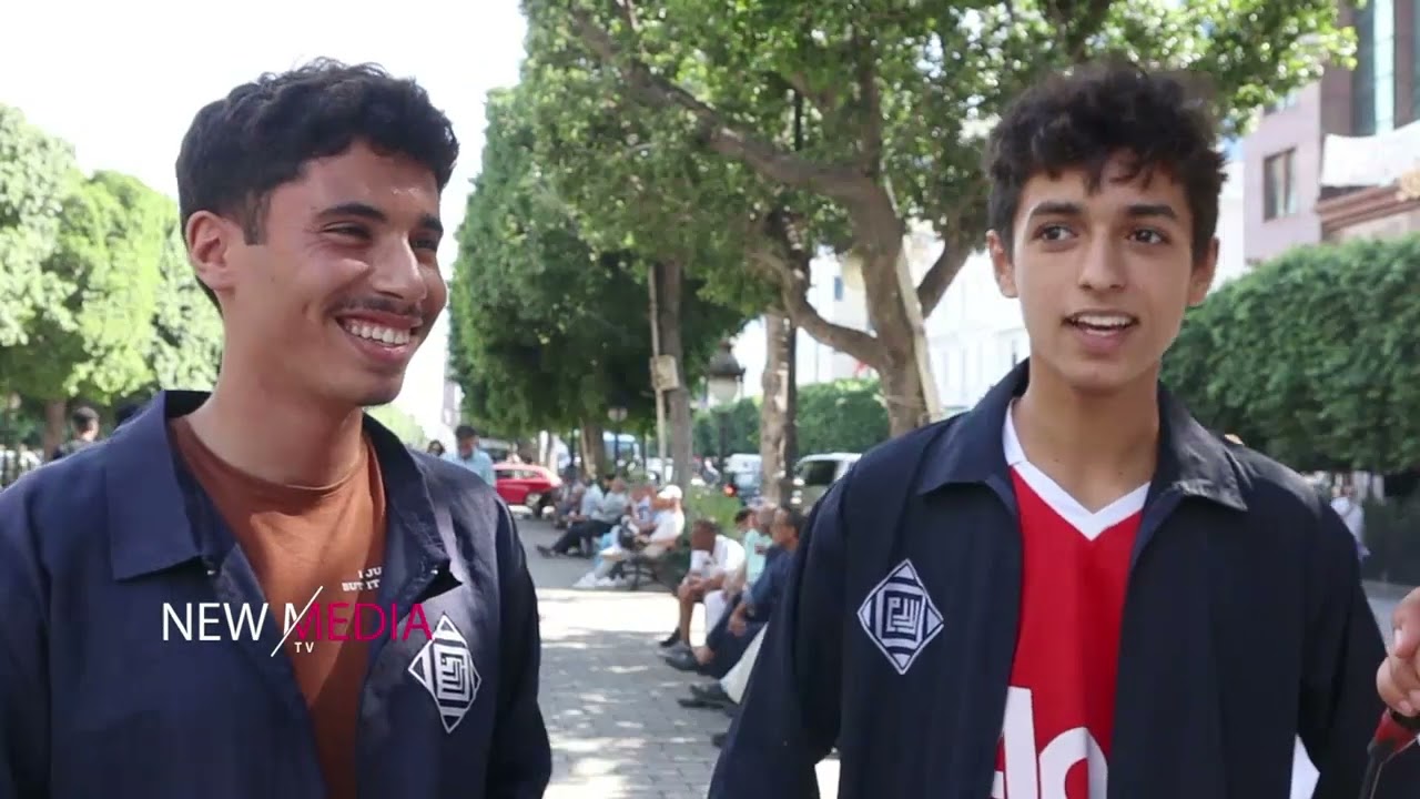 يدرسون في معهد نوذجي يتشكون من كثرة الكلوشارات أمام المعاهد .. يفكولنا في فلوسنا وتلفوناتنا 🇹🇳