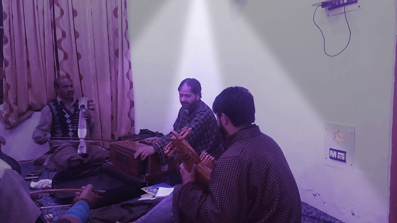 Gm bulbul saal yakna payal baryoo lal karyo (Aashiq Hameed)