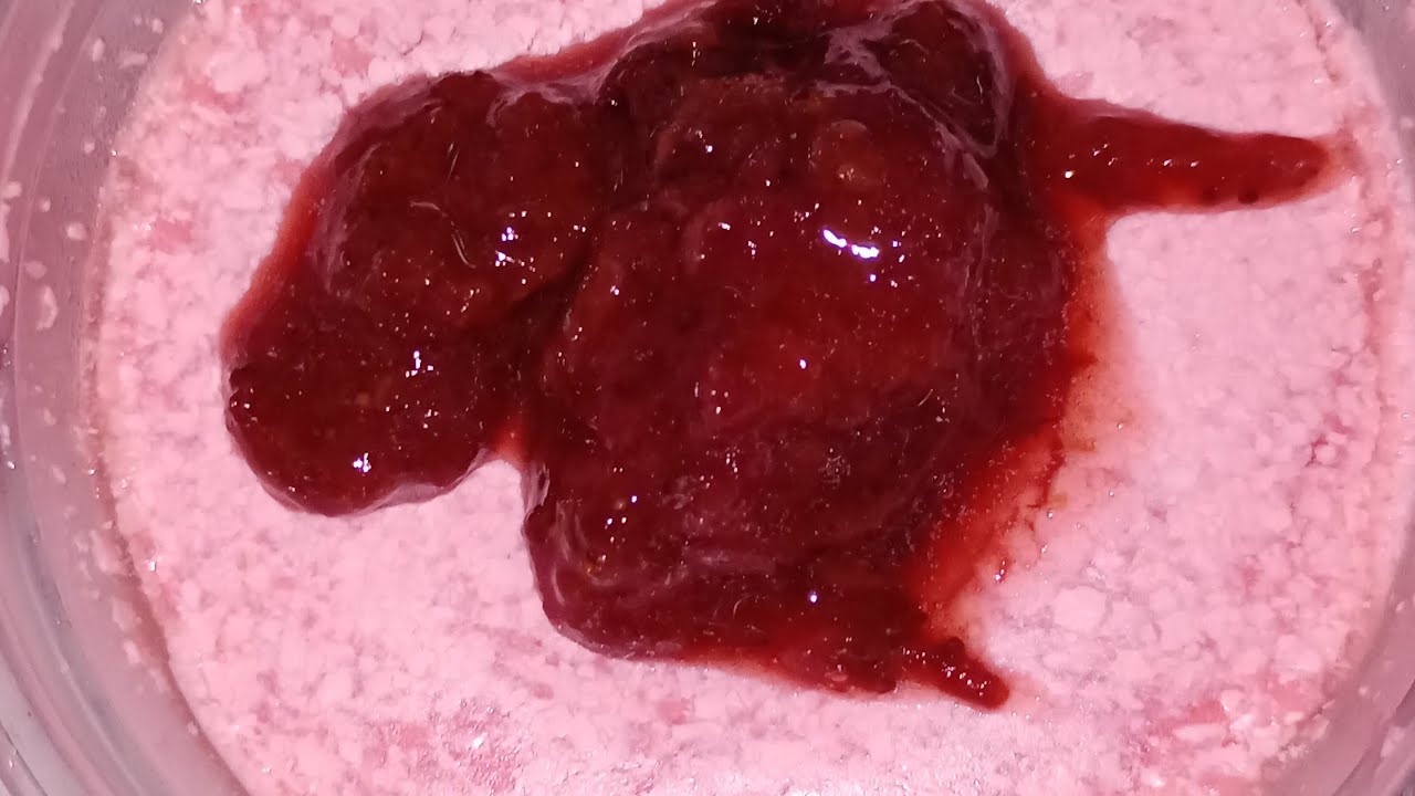 SOBREMESA DE MORANGO FEITA COM 