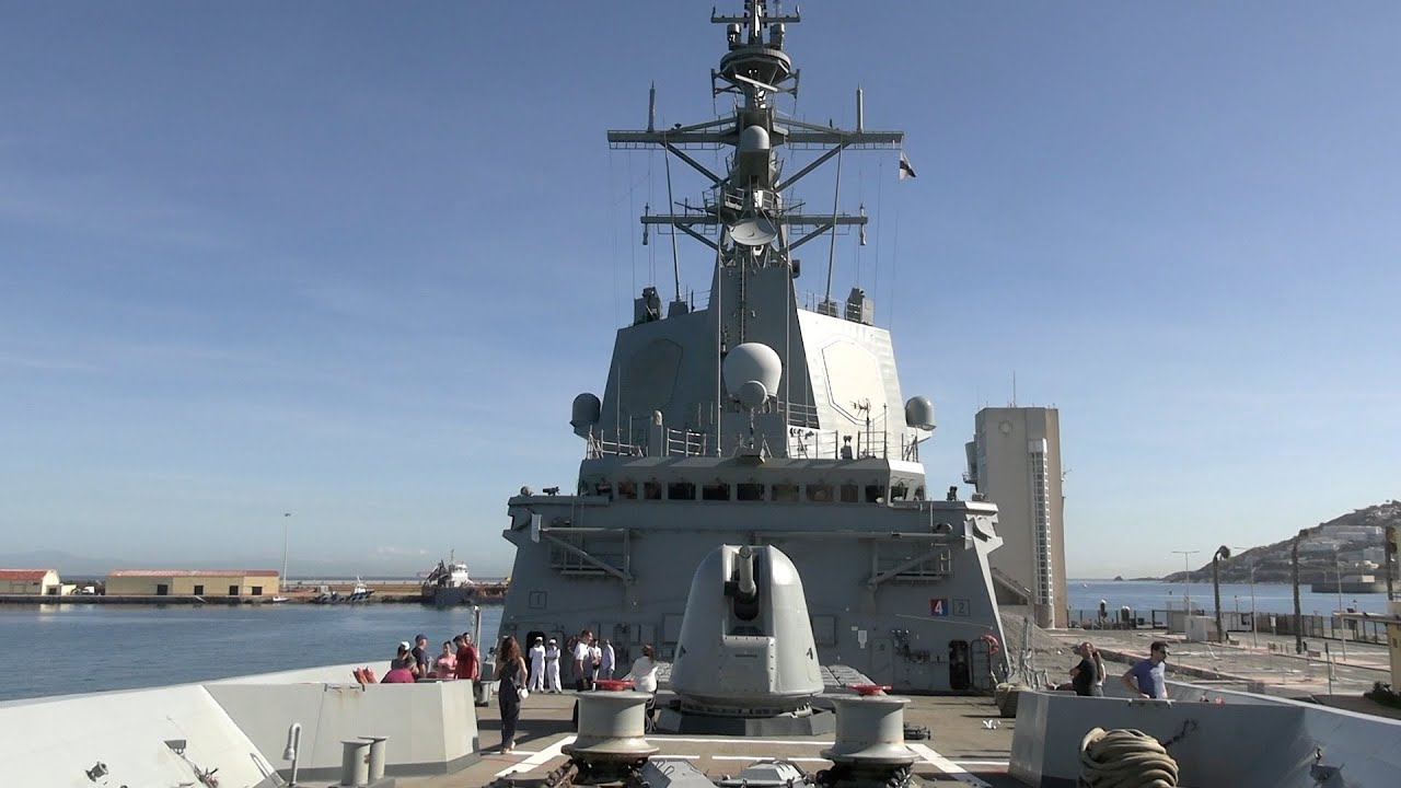 La ‘Almirante Juan de Borbón’, una escolta perfecta en altamar