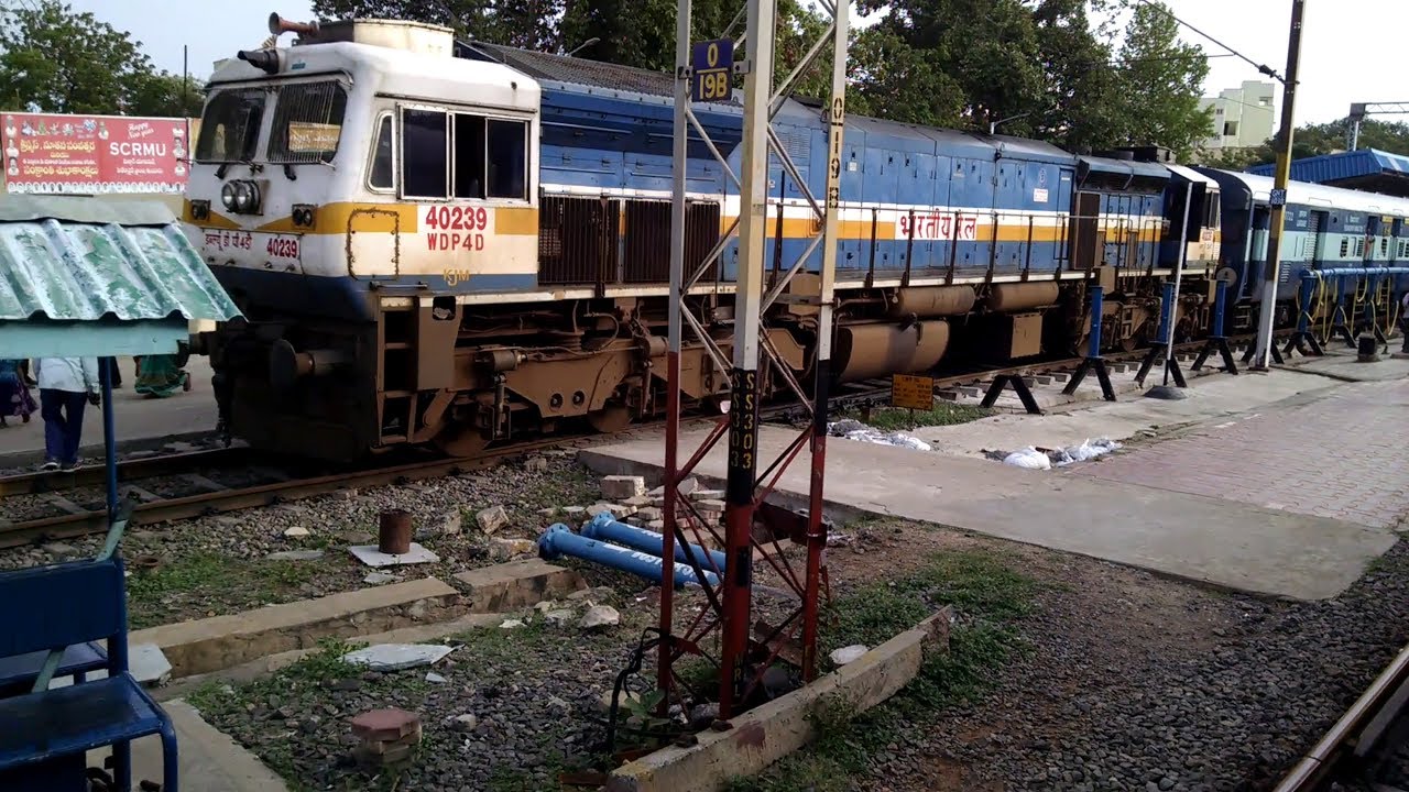 Sabari Express Arriving at Guntur Junction & WDP4 KJM 20056 |  Indian Railways !