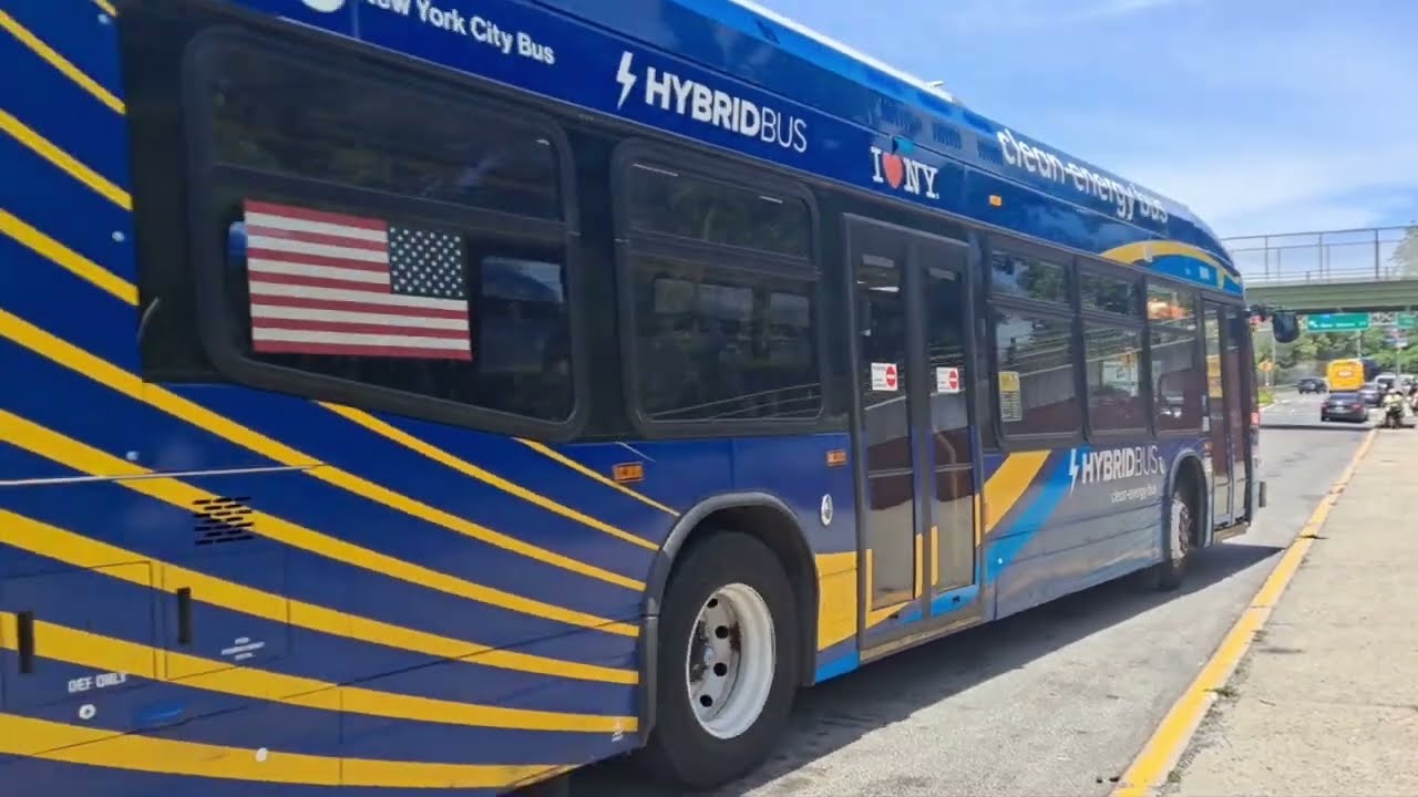 MTA/NYCT/BL: Bx5 Bx12 Bx12SBS Bx23 Bx24 Bx29 Q50LTD BxM7 BxM8 BL45 Bus Action at Pelham Bay Park