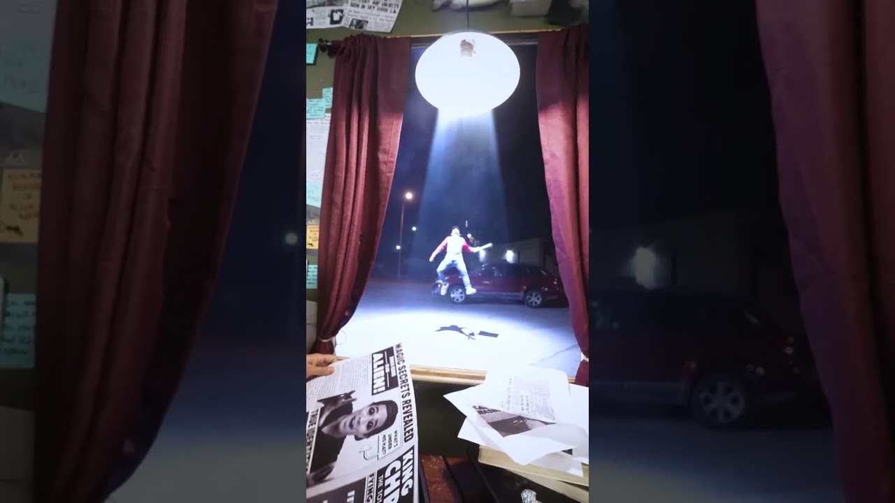 UFO SIGHTING CAUGHT ON CAMERA