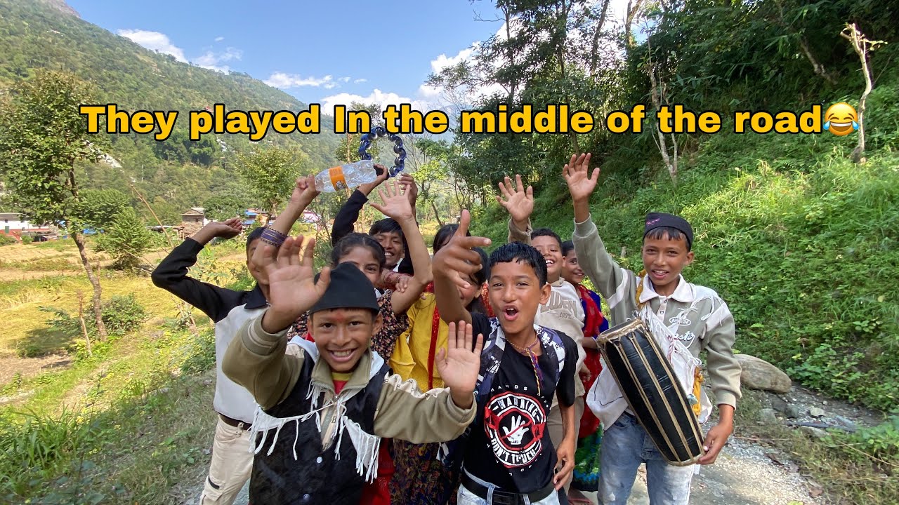 Unexpected Deusi Bhailo Performance in the middle of the road || Santosh Mijar vlogs ||