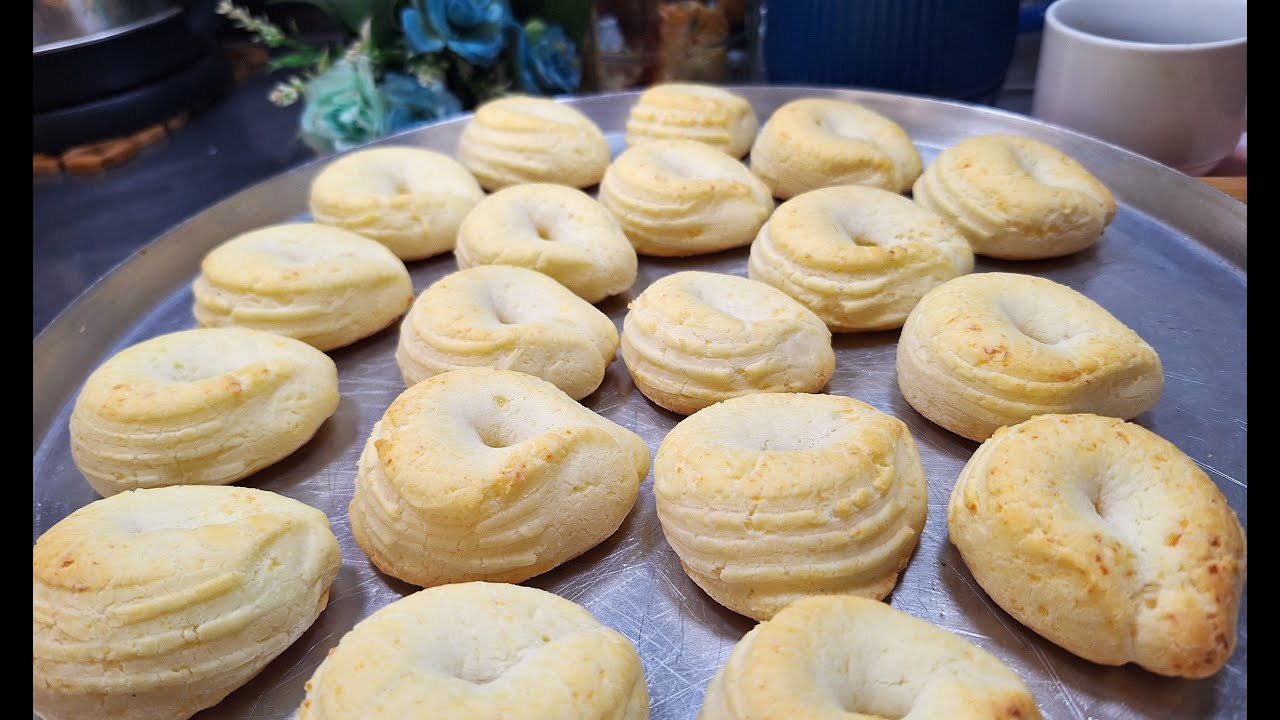 BISCOITOS POLVILHO E QUEIJO ASSADO SEM ESCALDAR - FÁCIL