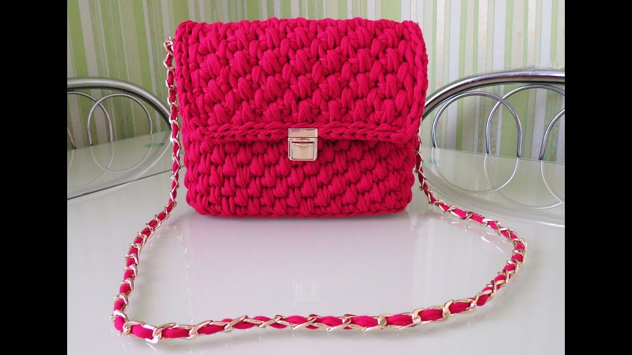 Вяжем стильную сумочку из трикотажной пряжи.Кnit stylish handbag.  (English subtitles)