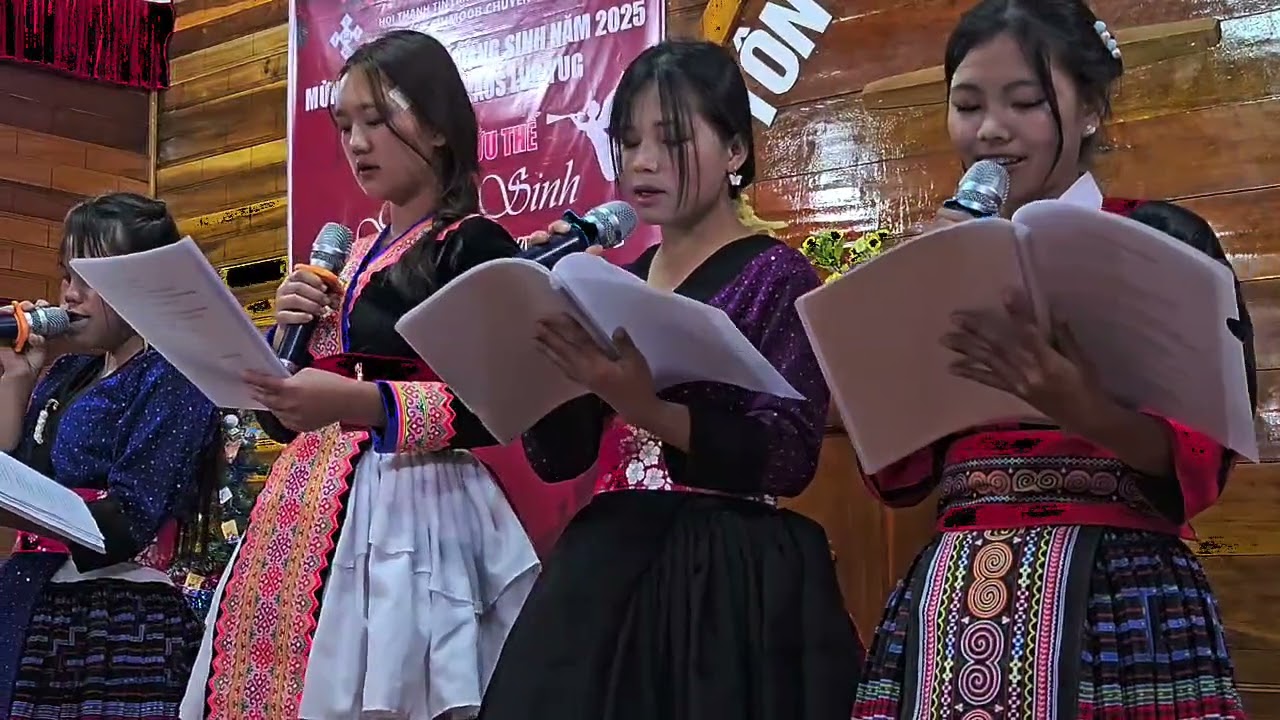 Xyoo tshiab thov vajjtswv foomkoob moov 