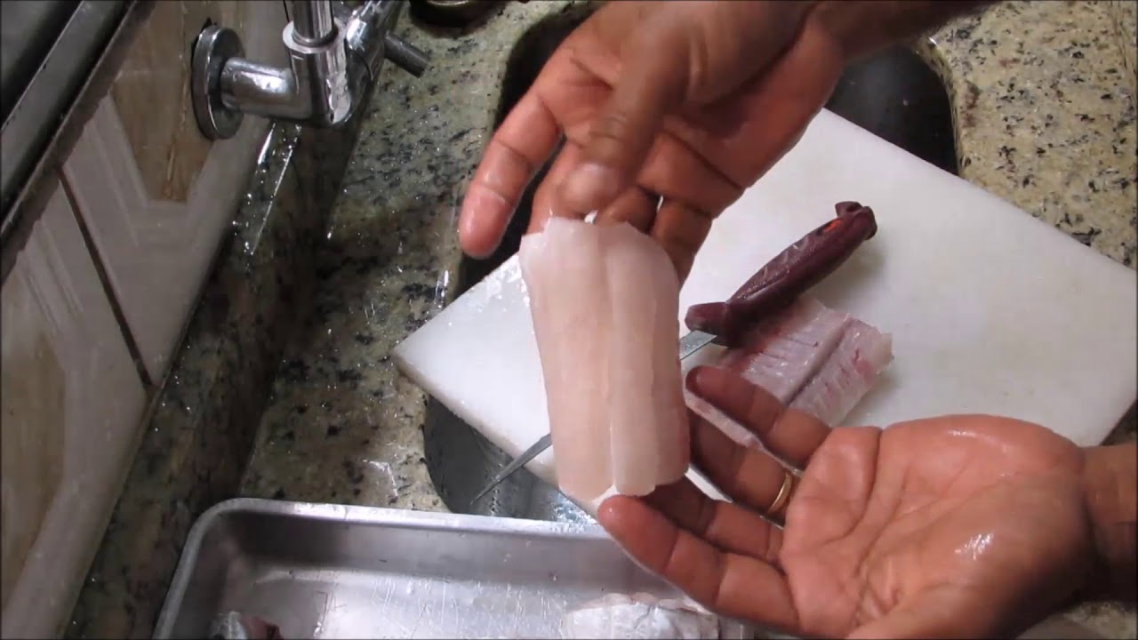 COMO LIMPAR E RETIRAR UM FILÉ DE PEIXE ESPADA!!!