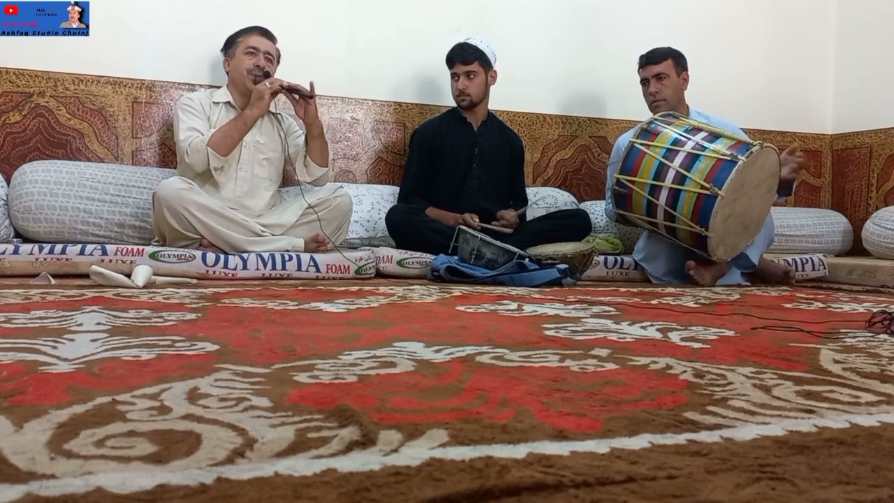 Aziz ta ki gulshan.. Ashfaq ostaz shuja ostaz and  Kamil ostaz.  Chitrali music 