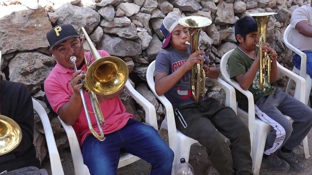 Esta Banda Si Te Pone A Bailar - TLATZALA Guerrero