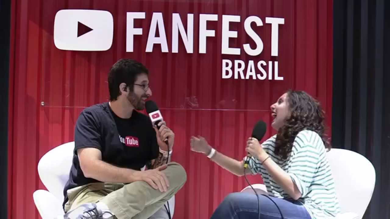 Jout Jout Prazer entrevista en Estúdio @ YouTube FanFest Brasil 2015