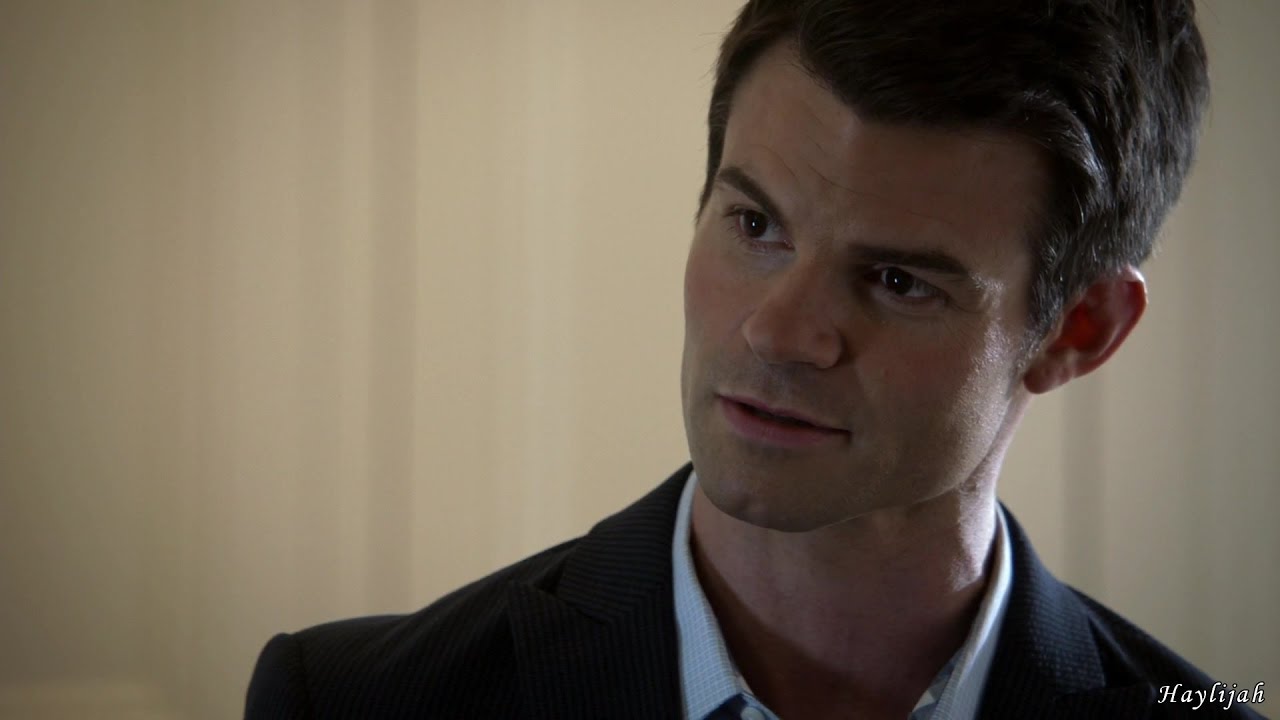 The Originals 1x06 Elijah makes Hayley breakfast. 