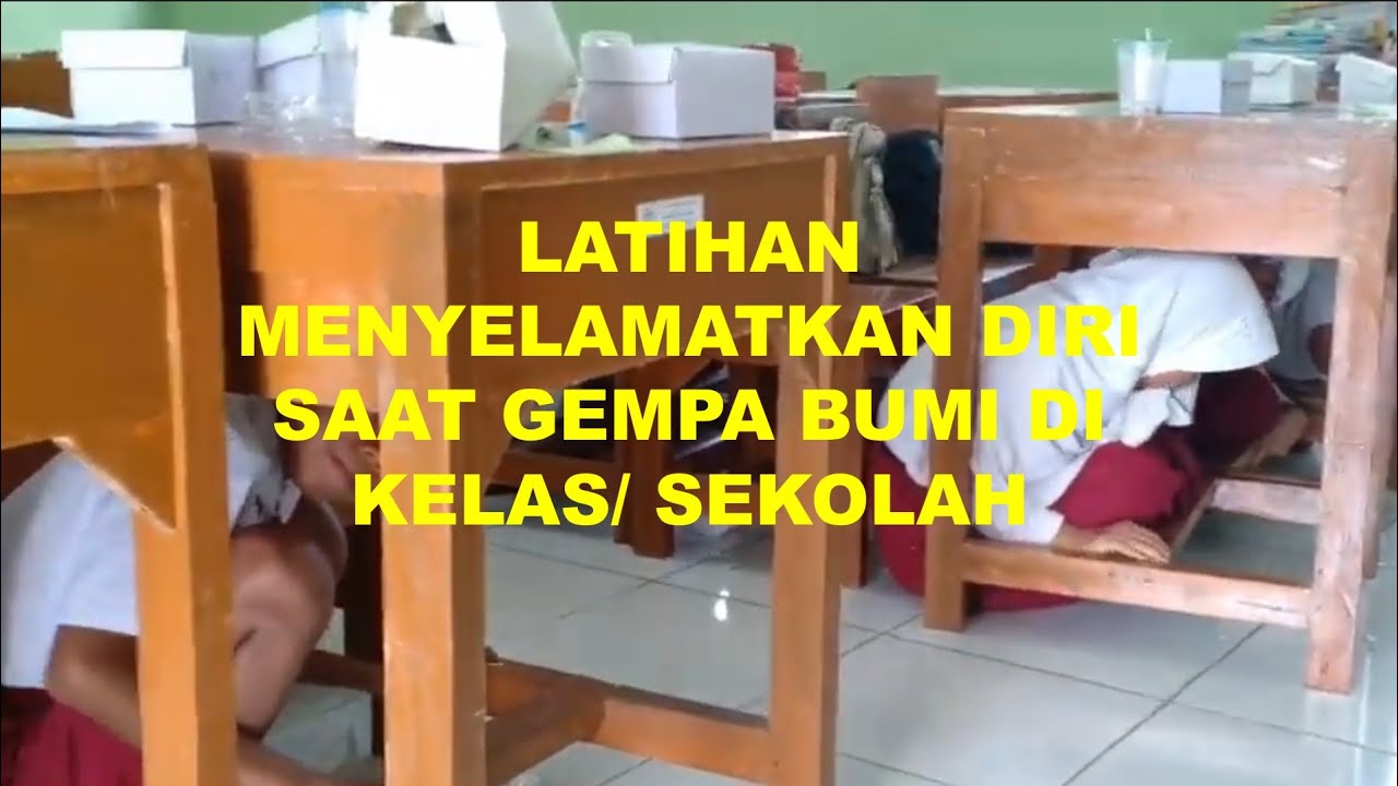 Latihan menyelamatkan diri bila ada gempa bumi di kelas atau sekolah - Beni Wijaya Channel