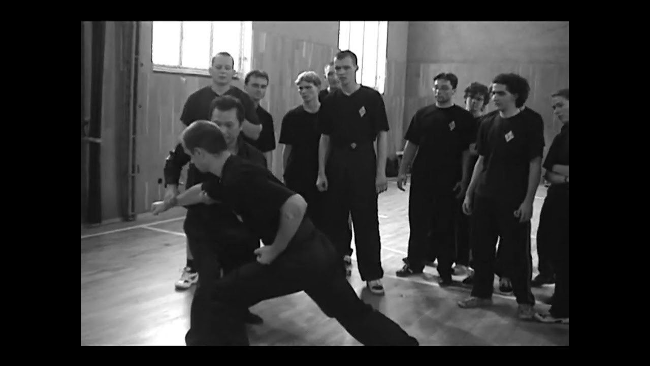 Grand Master Lam Chun Sing - Bang bou (Crushing Step) Seminar Brno 2008