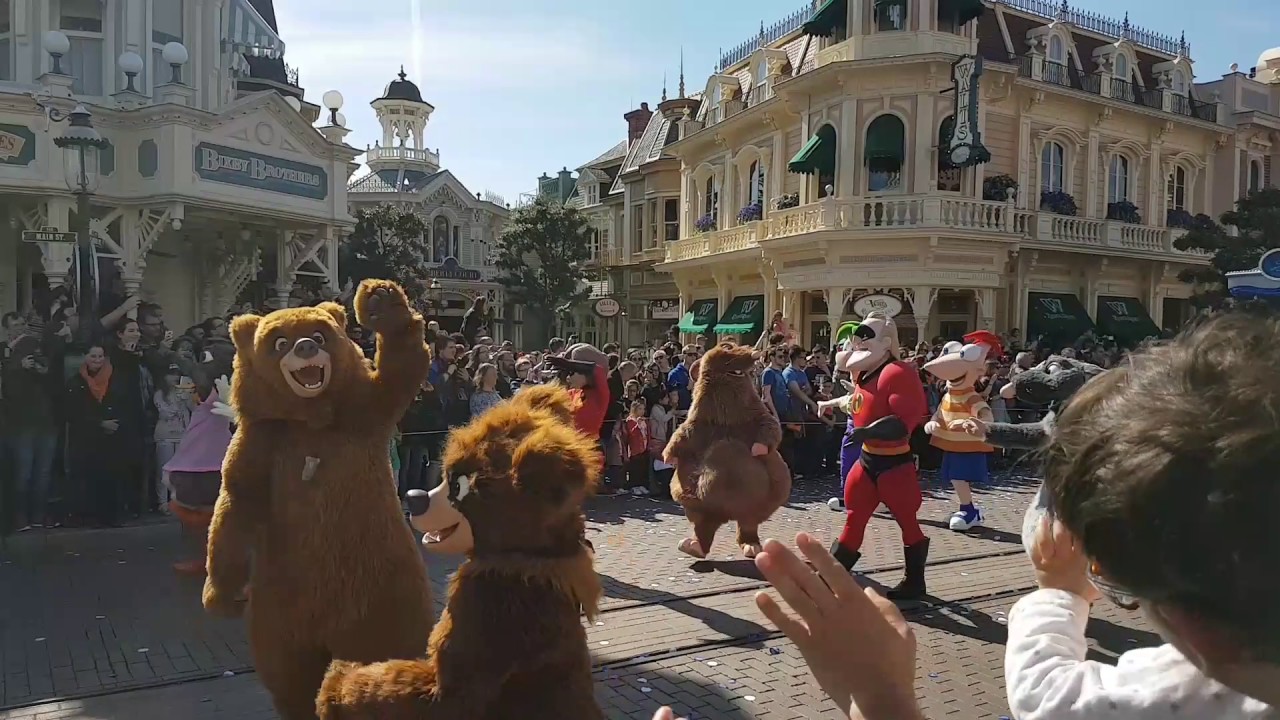 Disneyland Paris 25th Anniversary Parade 🎉🍾
