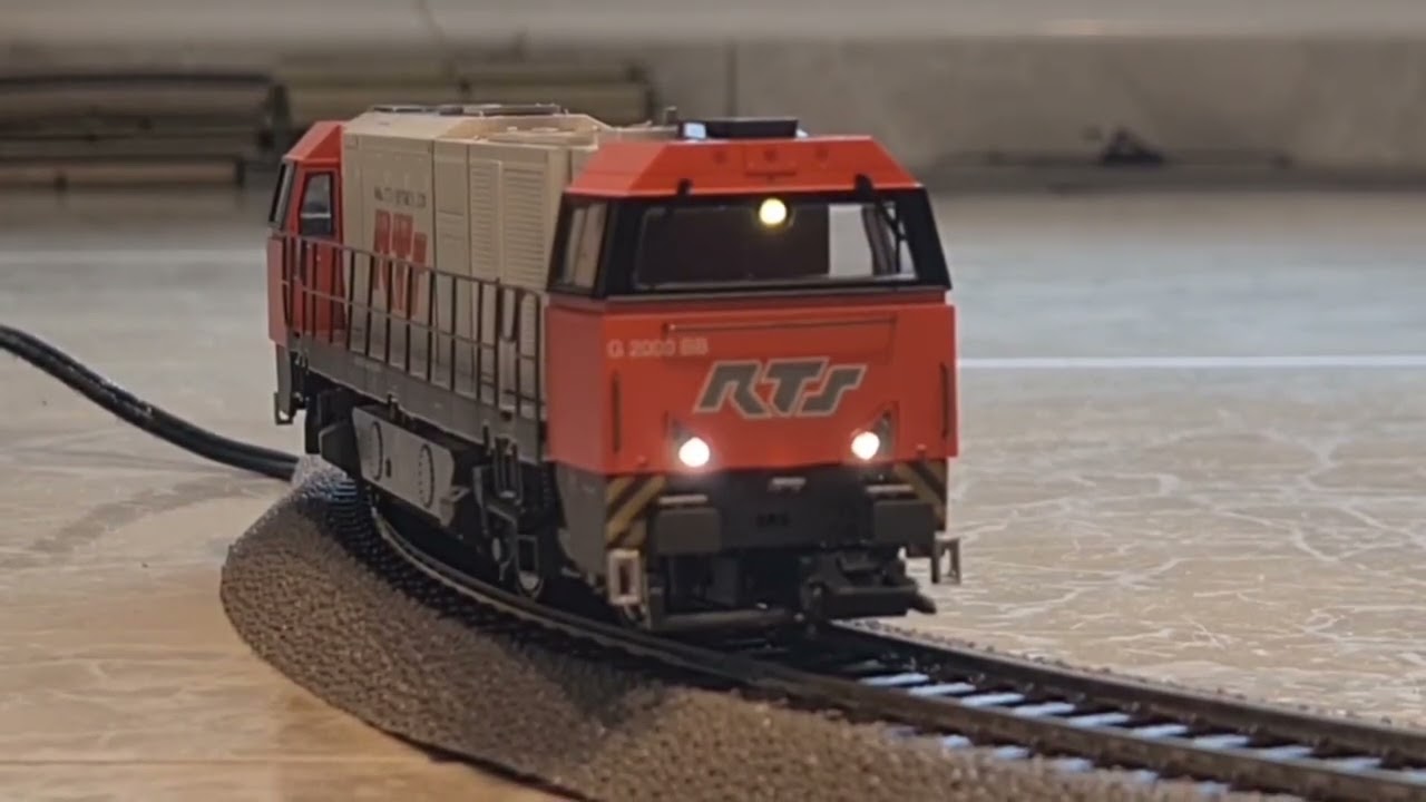 Обзор # TRIX #   G 2000 BB Vossloh