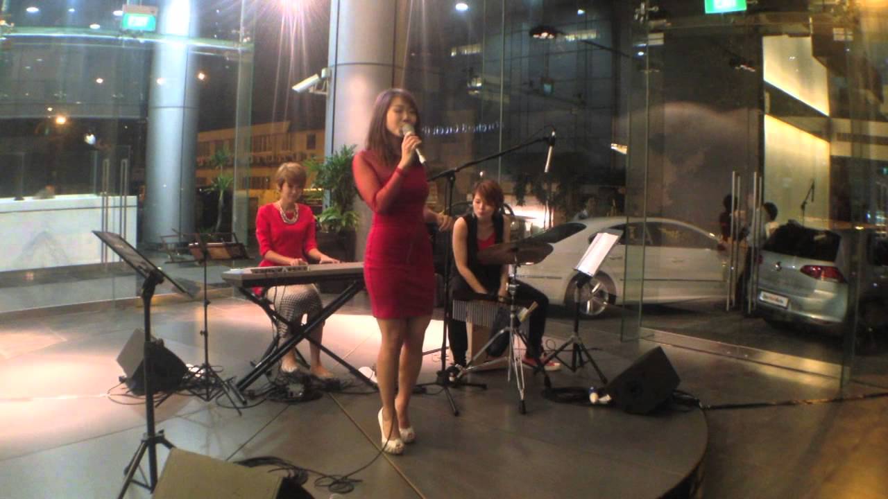 Sparkle Live Music All-Girl Band - Close To You