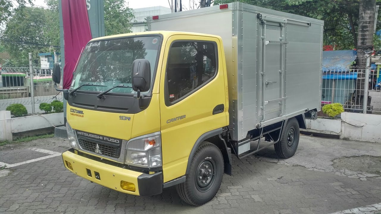 In Depth Tour Mitsubishi Colt Diesel Canter FE71 110PS - Indonesia