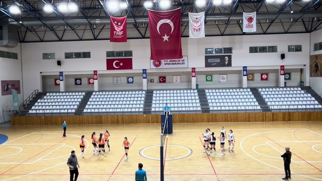 KÜÇÜK KIZLAR 1.LİG KARTAL ANADOLU SPOR 2-ADA YILDIZLARI 3   3,4 VE 5 SETLER