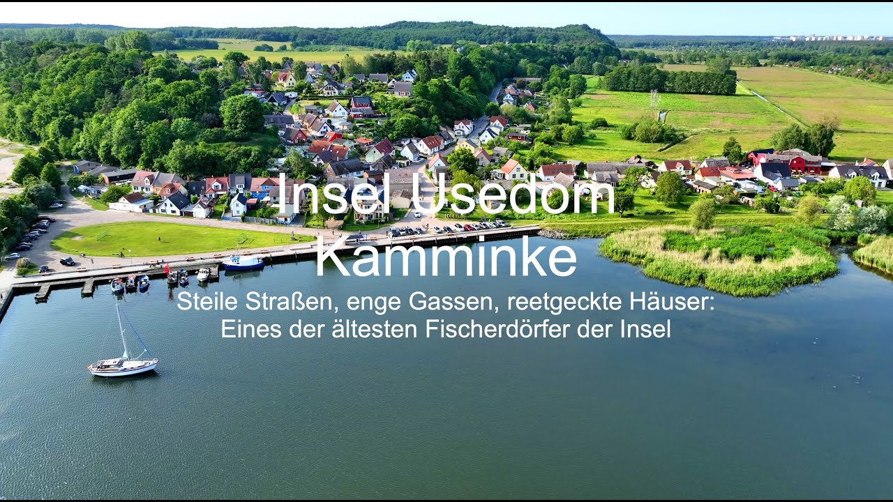 Insel Usedom - Kamminke - Steile Straßen, enge Gassen, reetgedeckte Häuser und ein Mahnmal