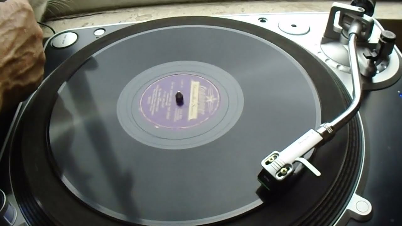 On the sunny side of the street - Billie Holiday