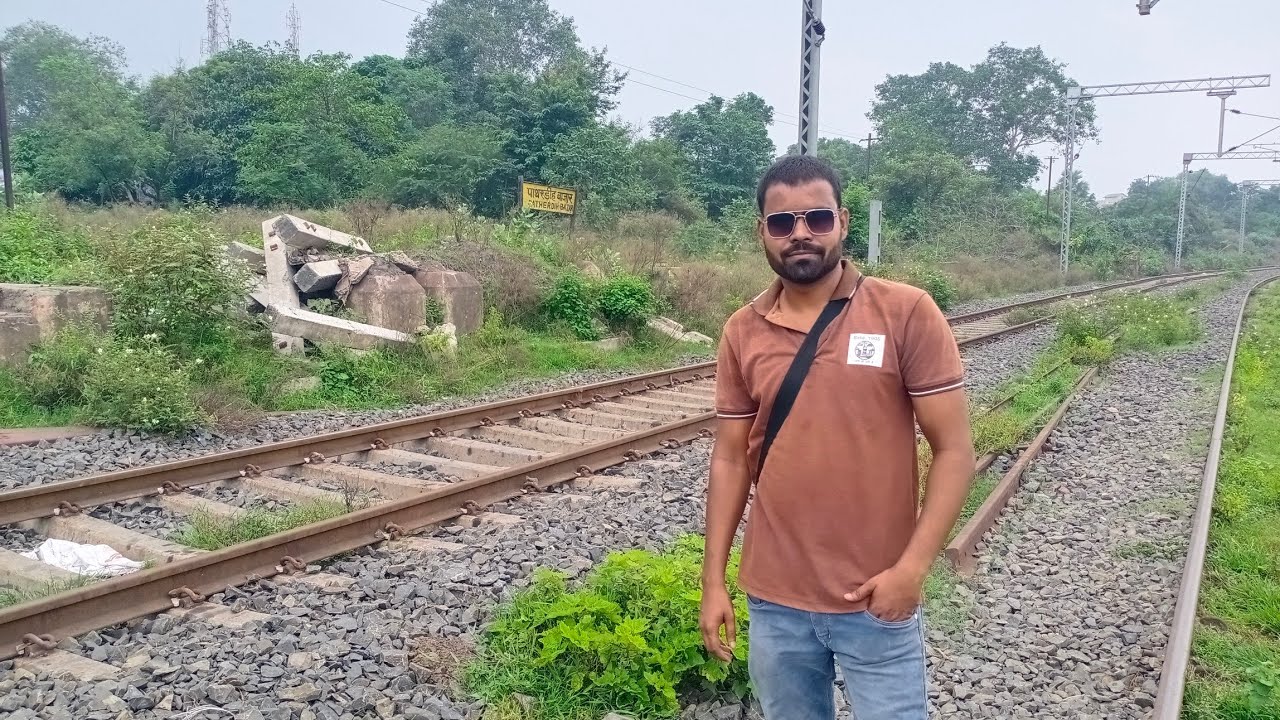 A Station Without Platform😥-Sindri Pathardih Railway Station। Sanjay Das Vlogs