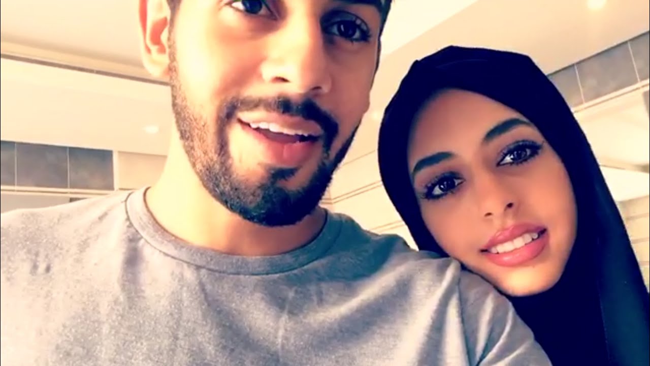 حسين بن محفوظ مع زوجته حنان