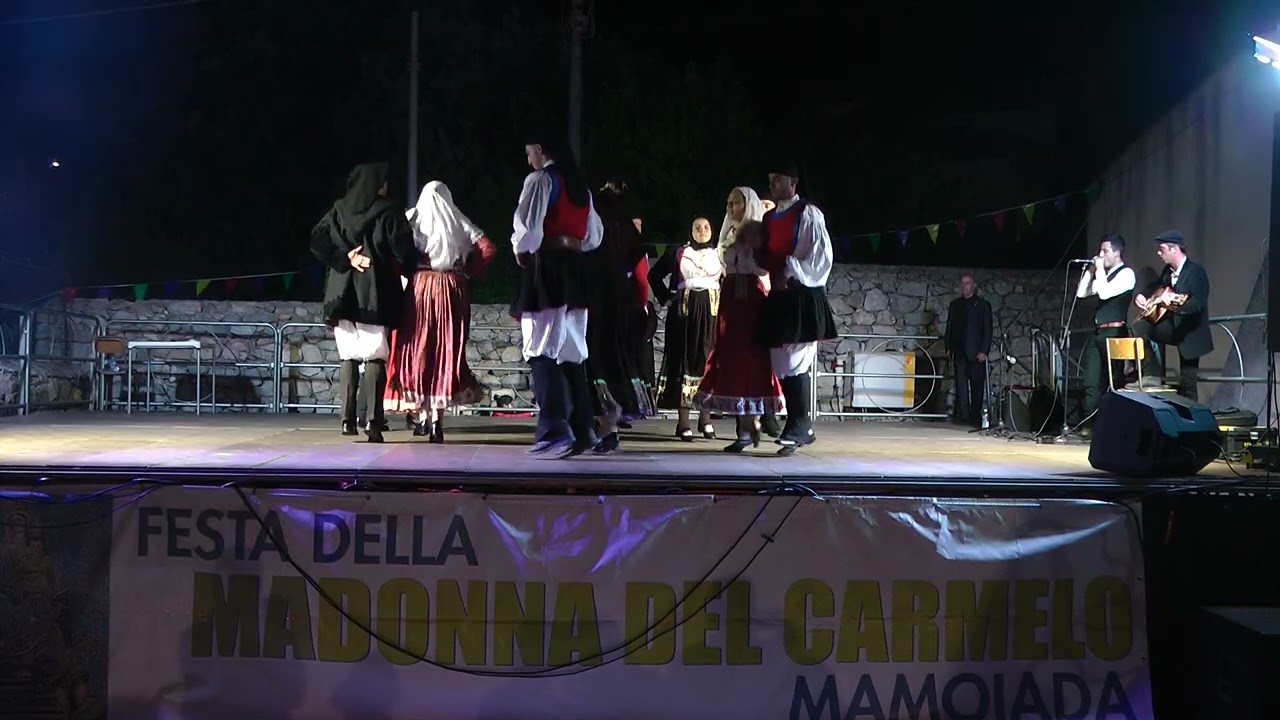 ==Gruppo Folk Santu Jacu di Orosei==   =Su Dillu=   (18)