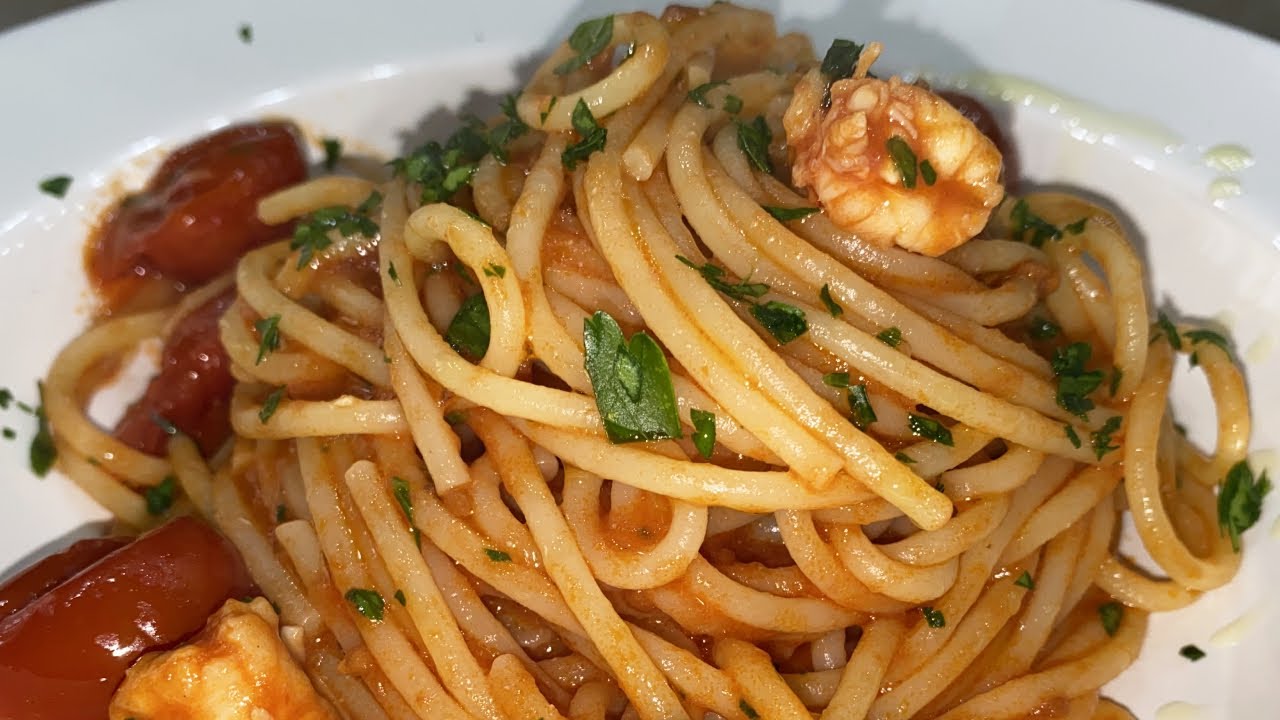 SPAGHETTI AI GAMBERI CON POMODORINI
